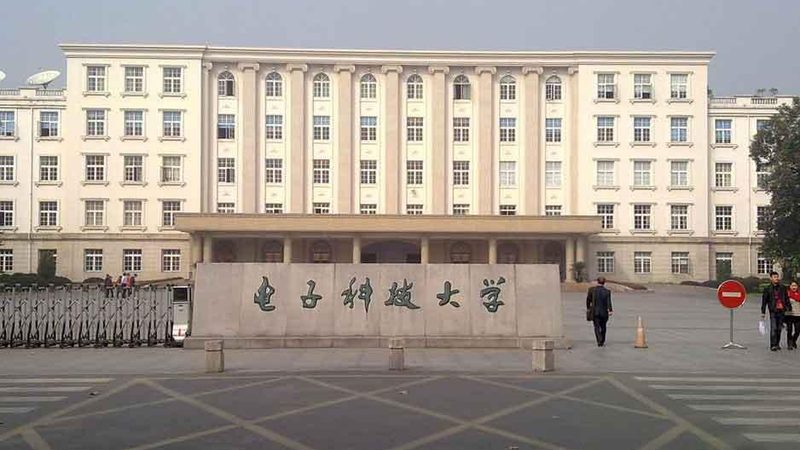 正确判断发光二极管正负极：关键步骤解析**